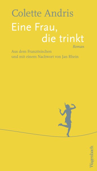 Eine Frau, die trinkt